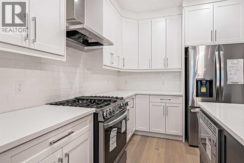 3 bed 3 bath single family at 925 Reynolds Lane SW — $679,800 — photo 7