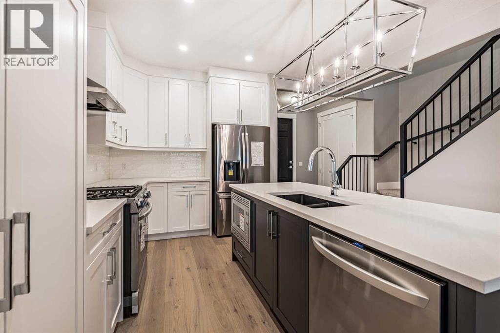 3 bed 3 bath single family at 925 Reynolds Lane SW — $679,800 — photo 8