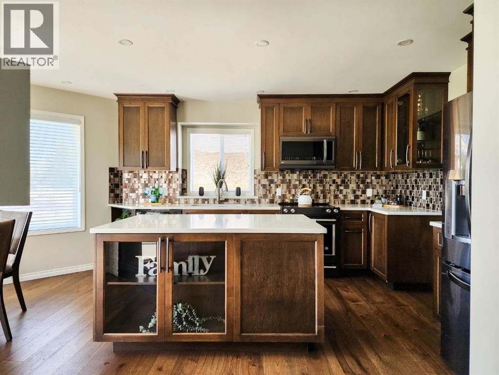 41 Westlynn Drive W