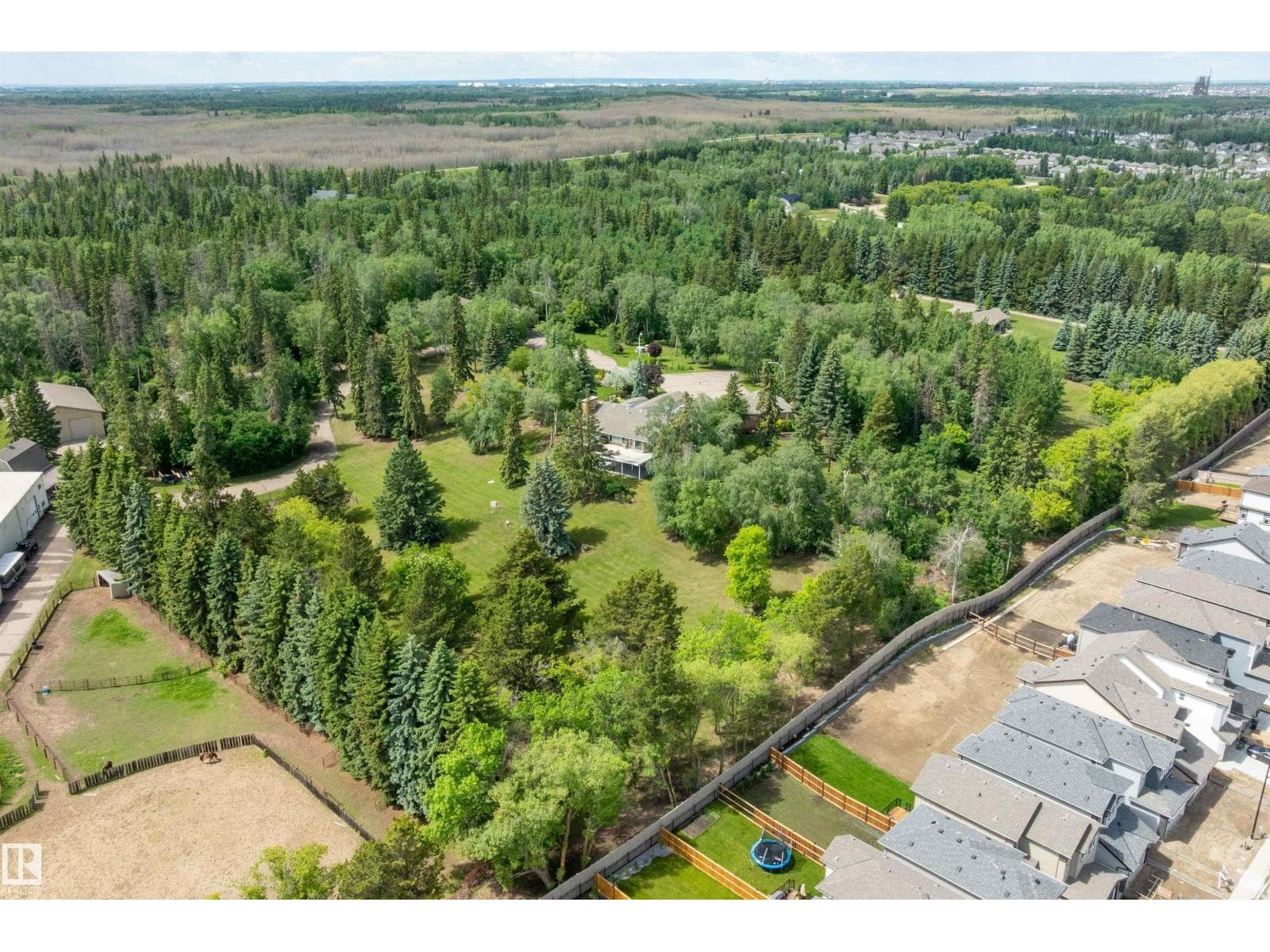 4104 208 ST NW NW — photo 3