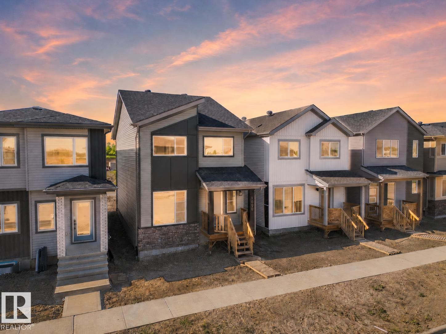 1090 McLeod AV