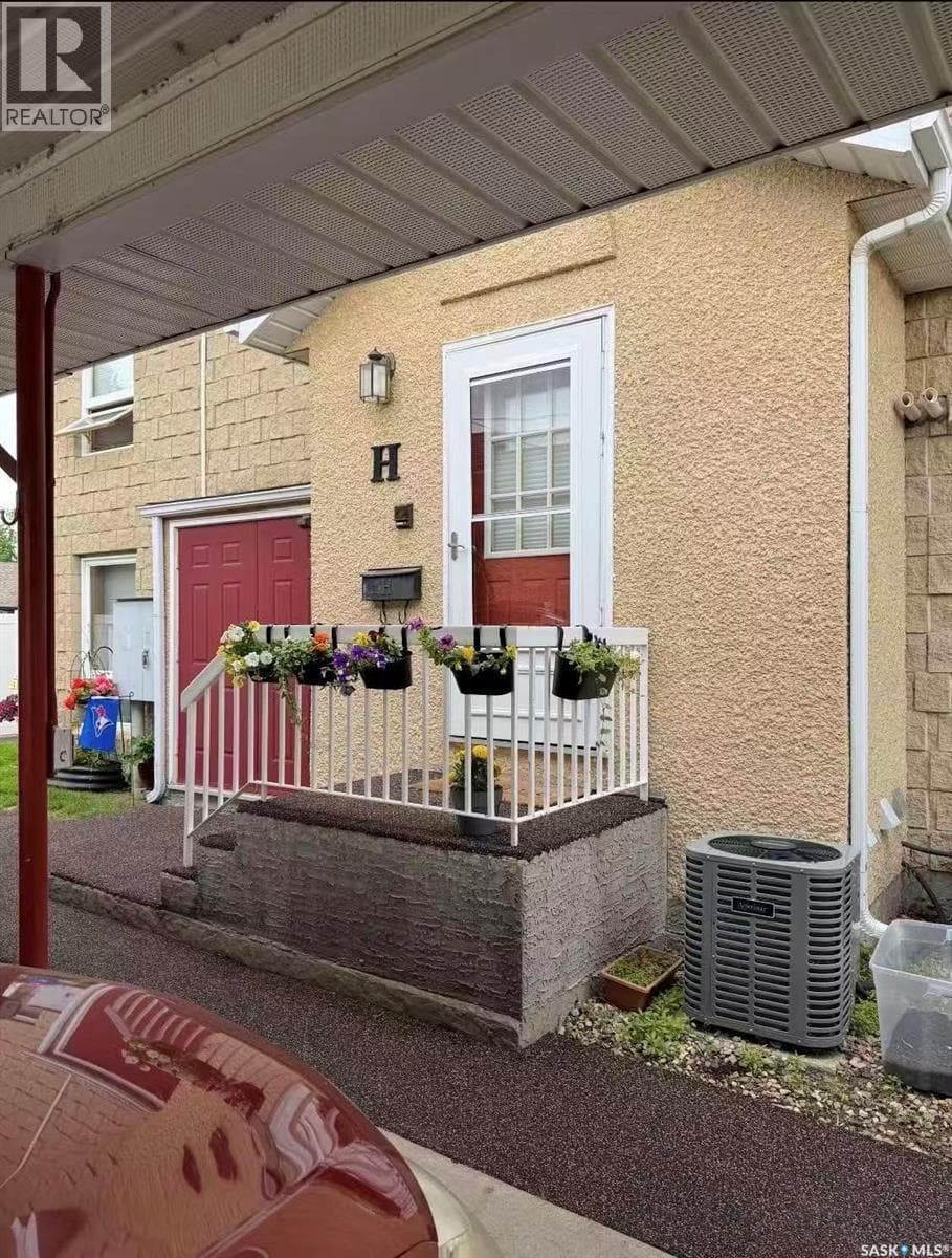 H 279 Hochelaga STREET E — photo 2