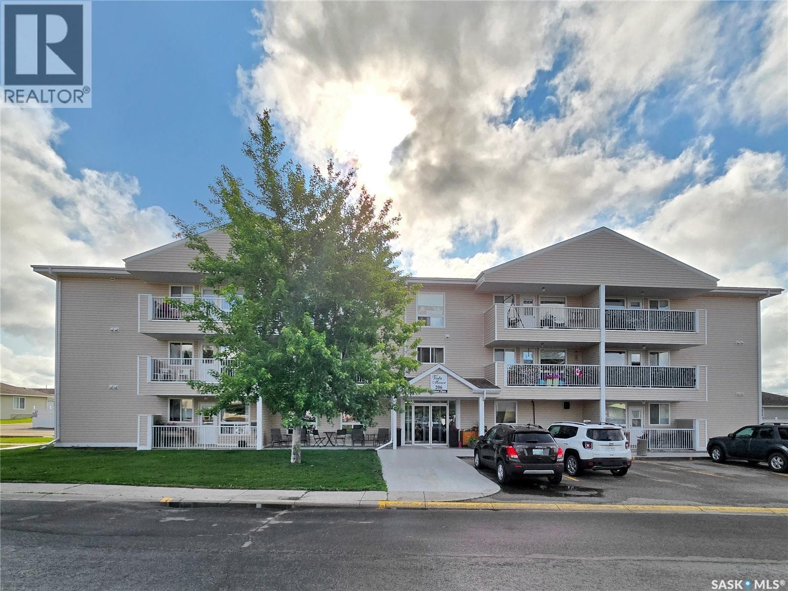 203 206 Pioneer PLACE — photo 2