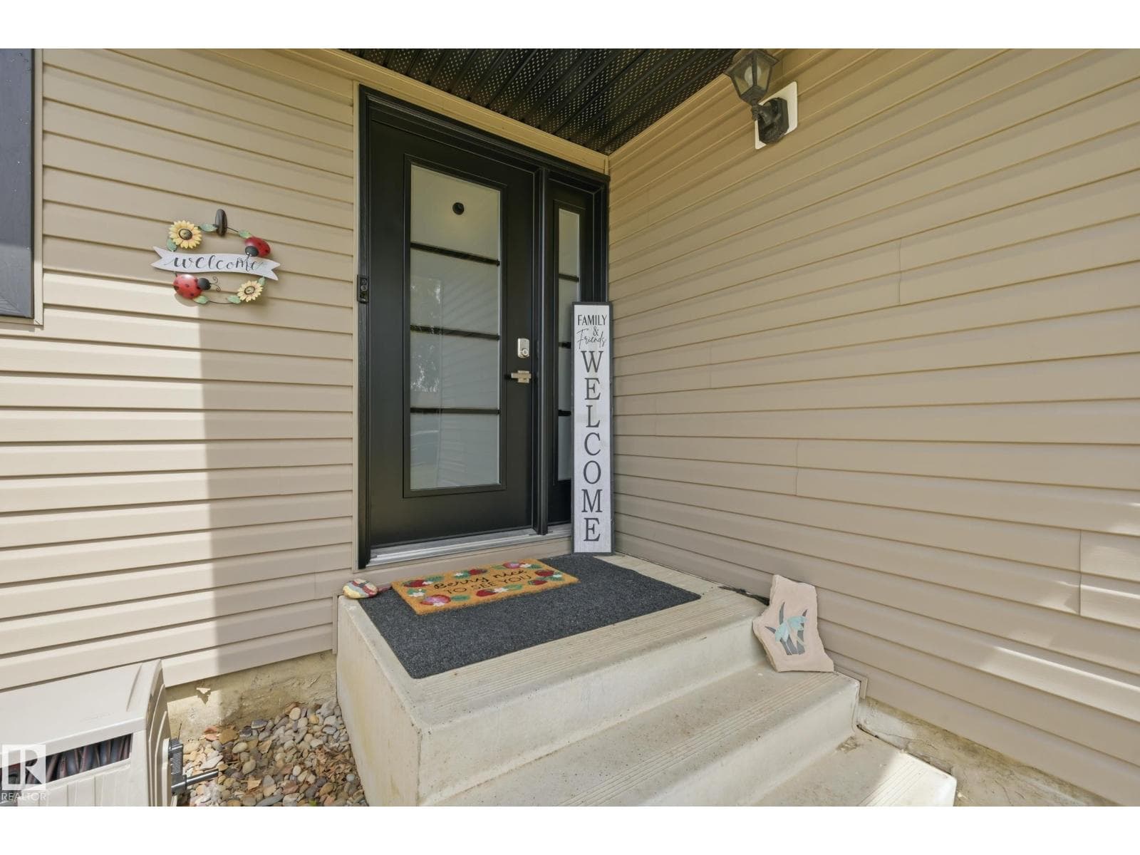 29 WINCHESTER AV — photo 2