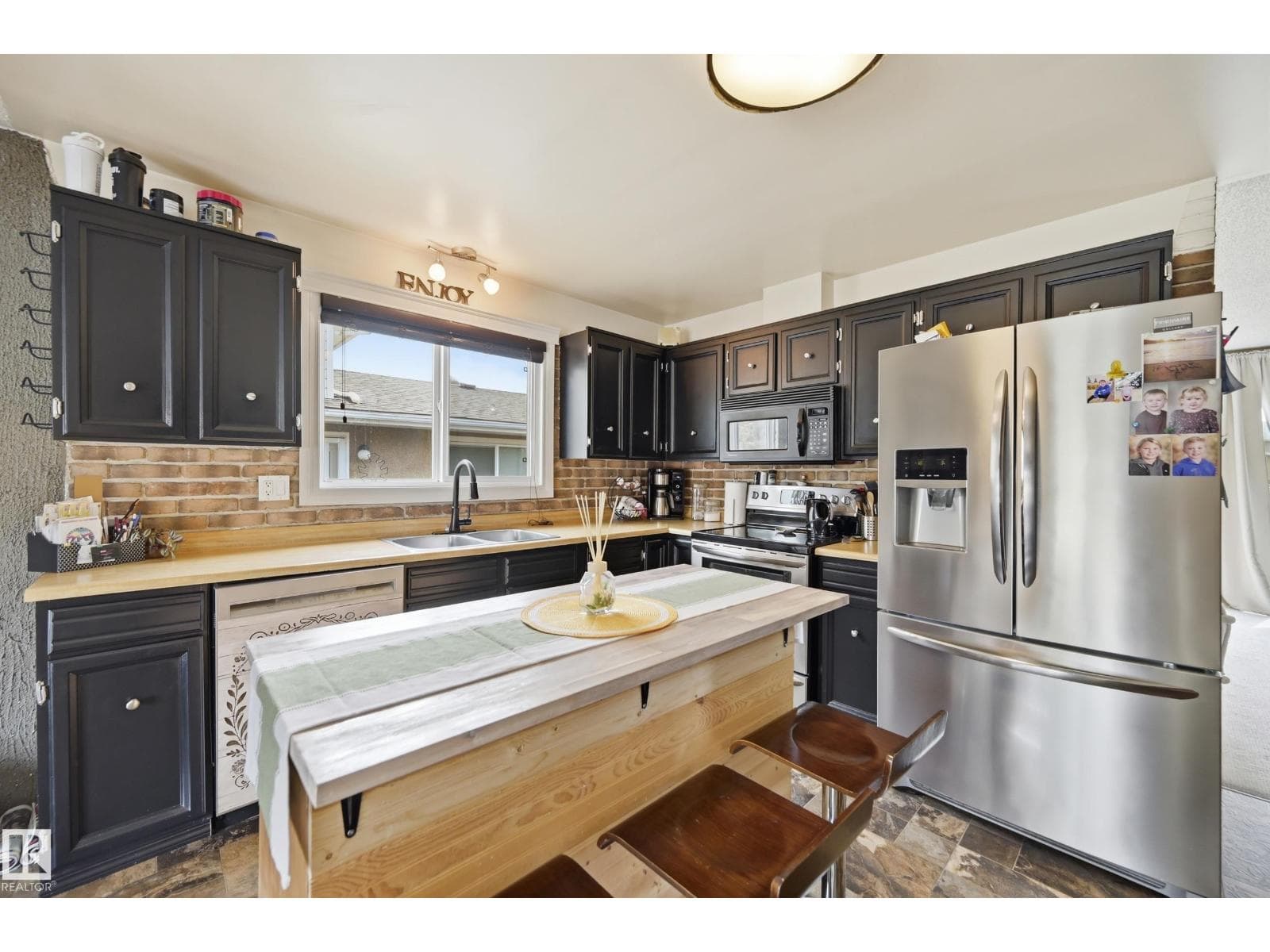 29 WINCHESTER AV — photo 4