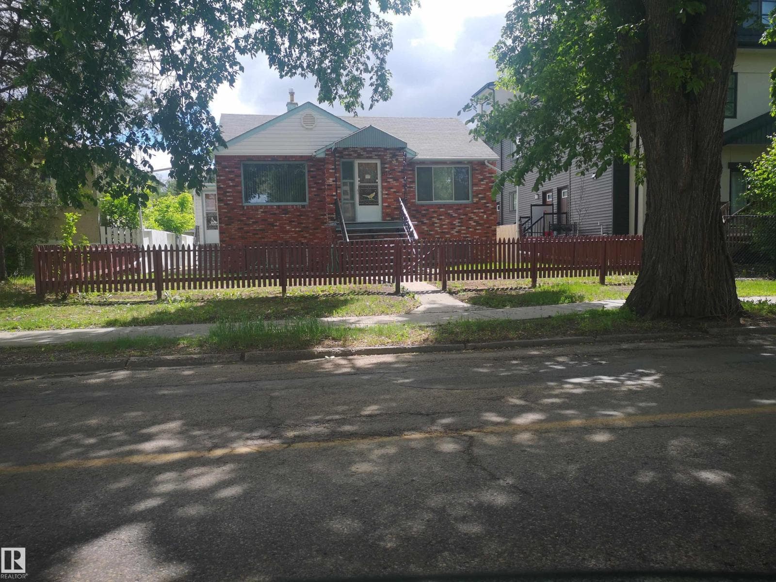 8751 76 AV NW NW