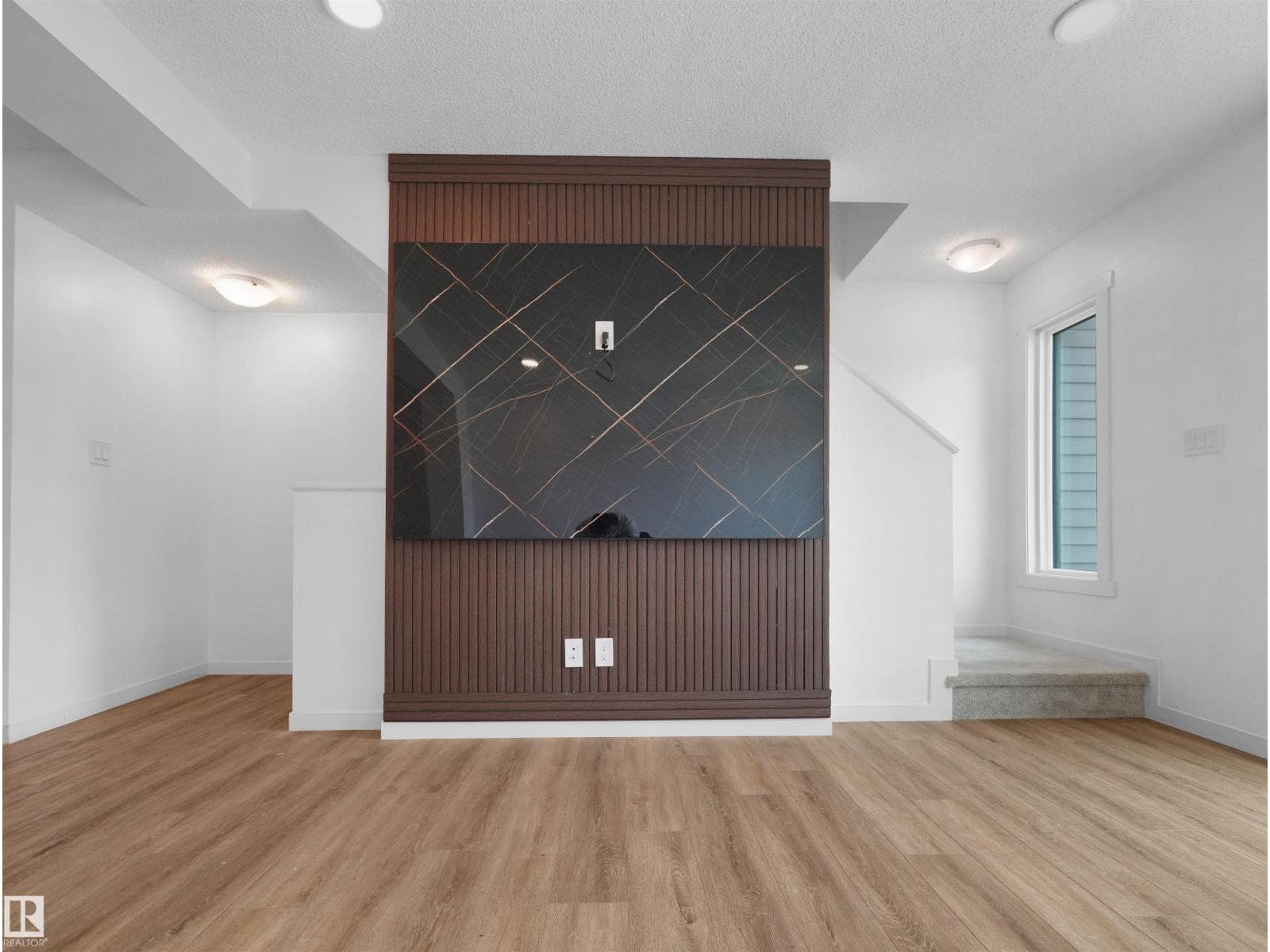 1230 ASTER BV NW — photo 3