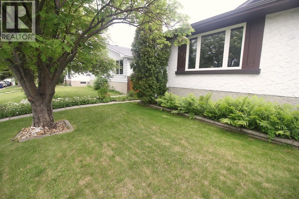 515 Blackthorn Road NE — photo 4