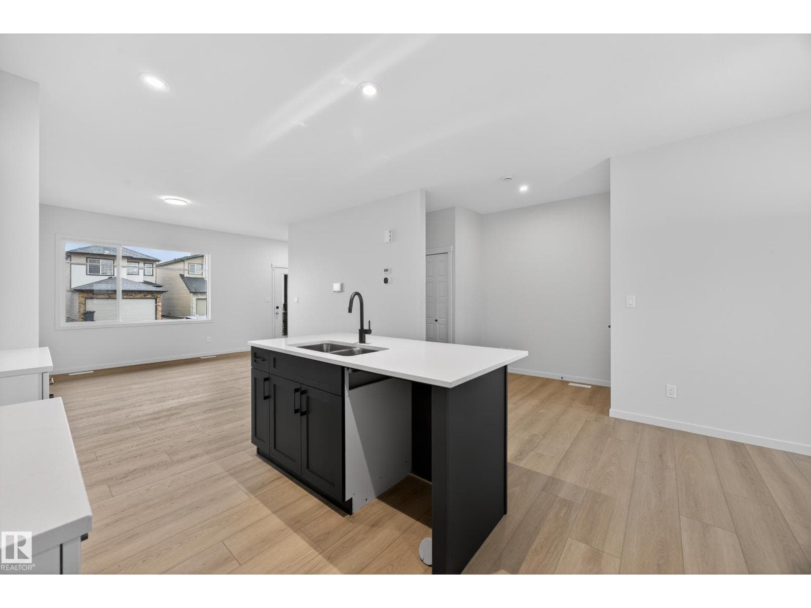 217 Wattle RD — photo 4