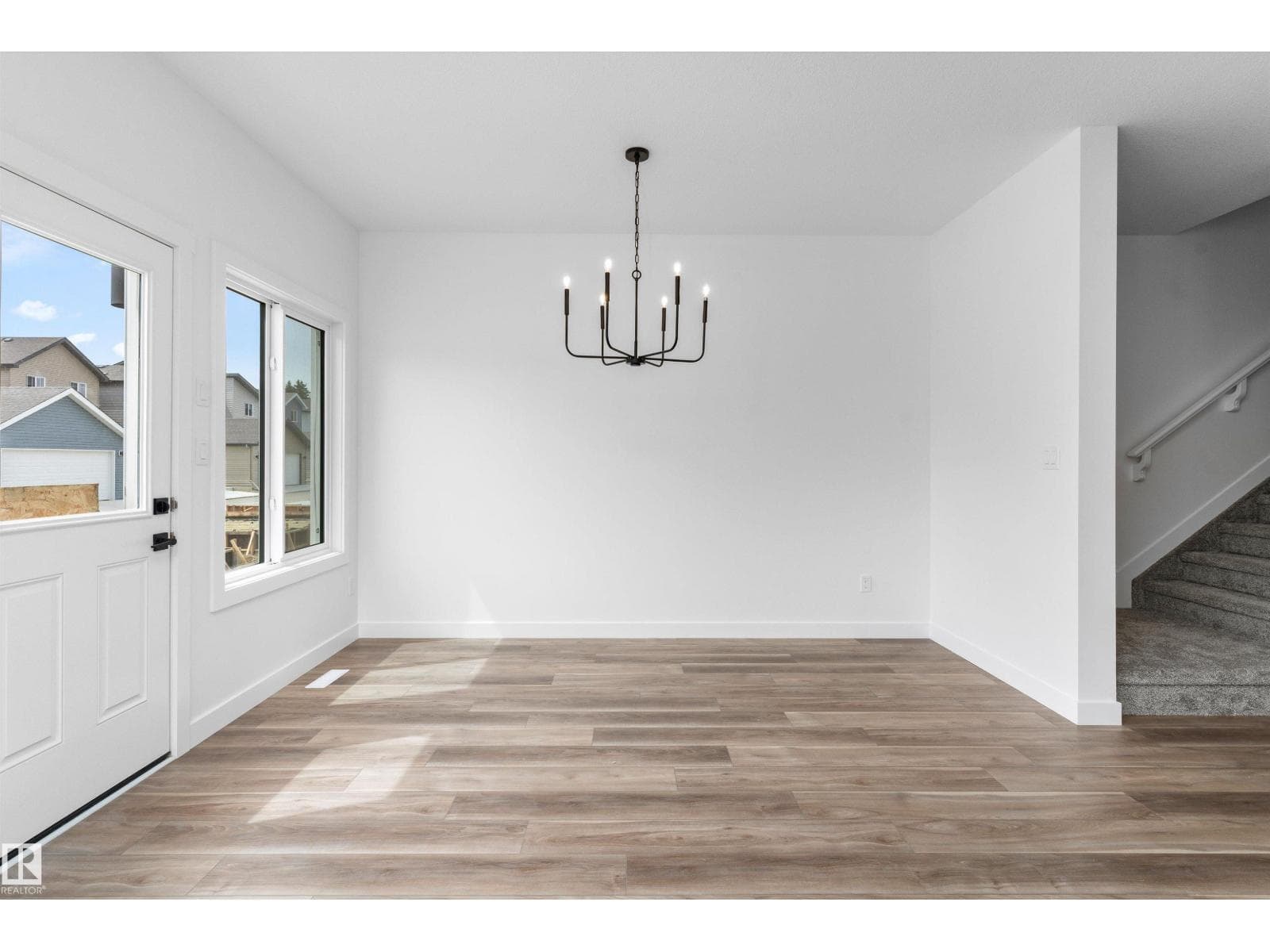 20615 43 AV NW — photo 3