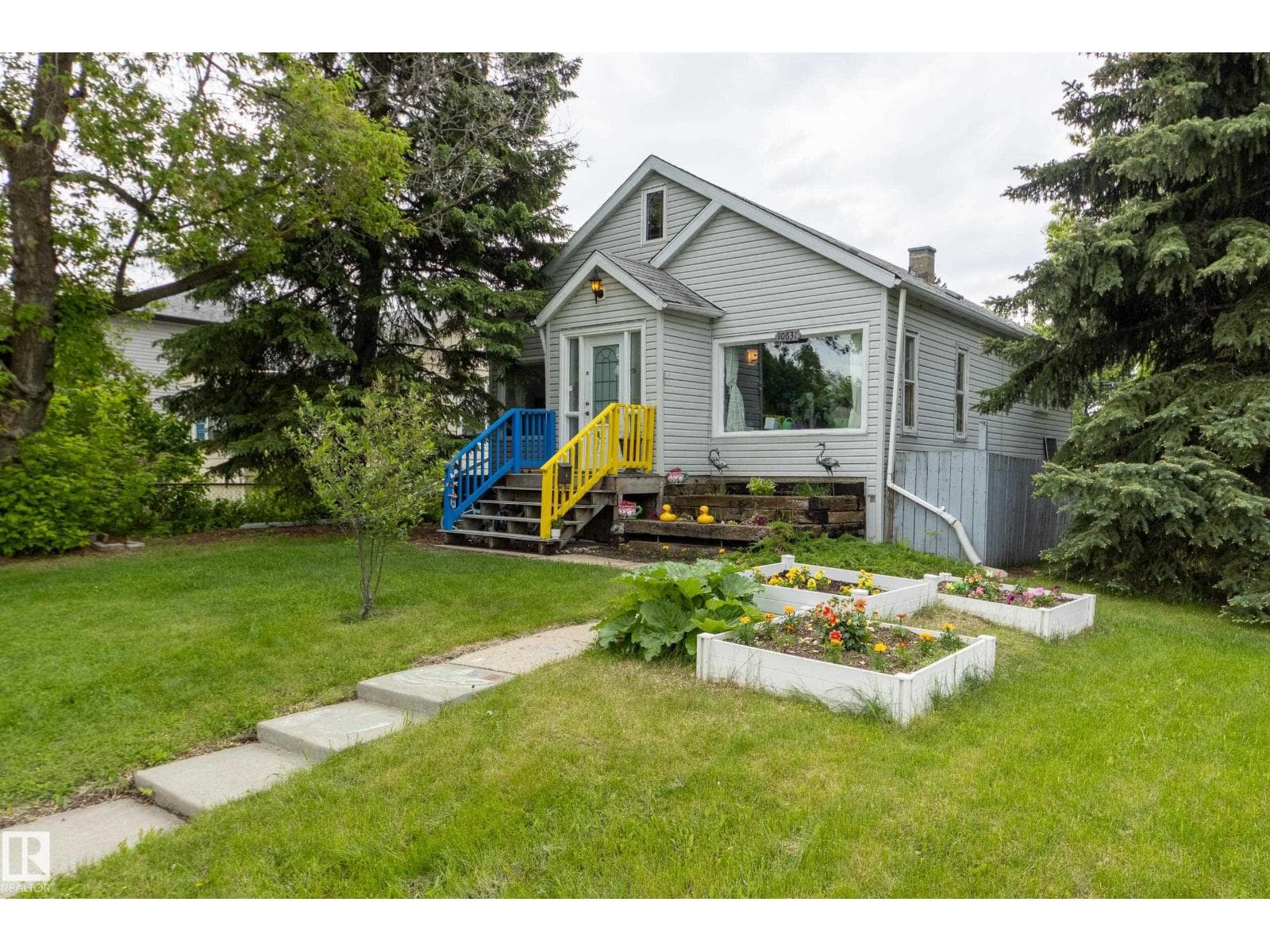 10631 71 AV NW