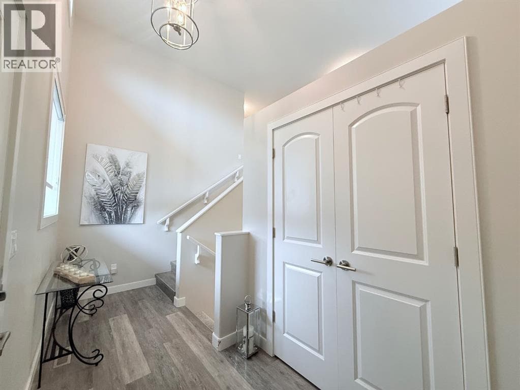 58 Village Crescent — photo 3