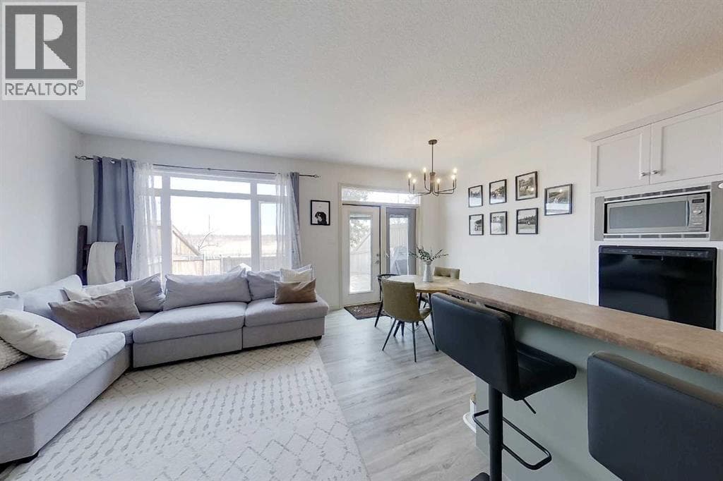 513 13 Street SE — photo 2