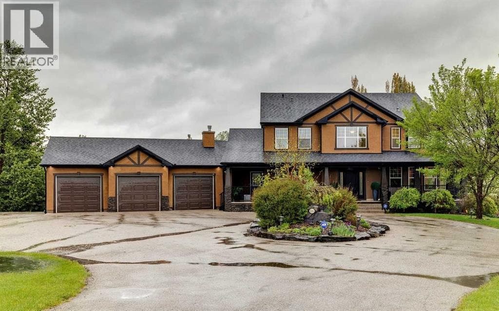 18 Deer Springs Close
