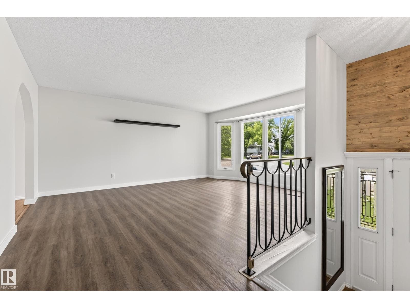 82 Rosewood DR — photo 4