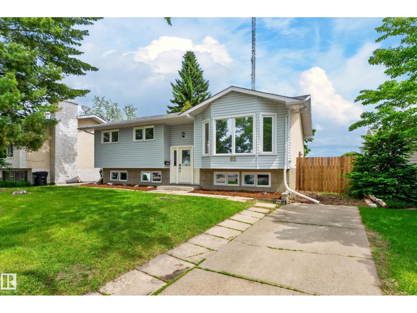 82 Rosewood DR — photo 2