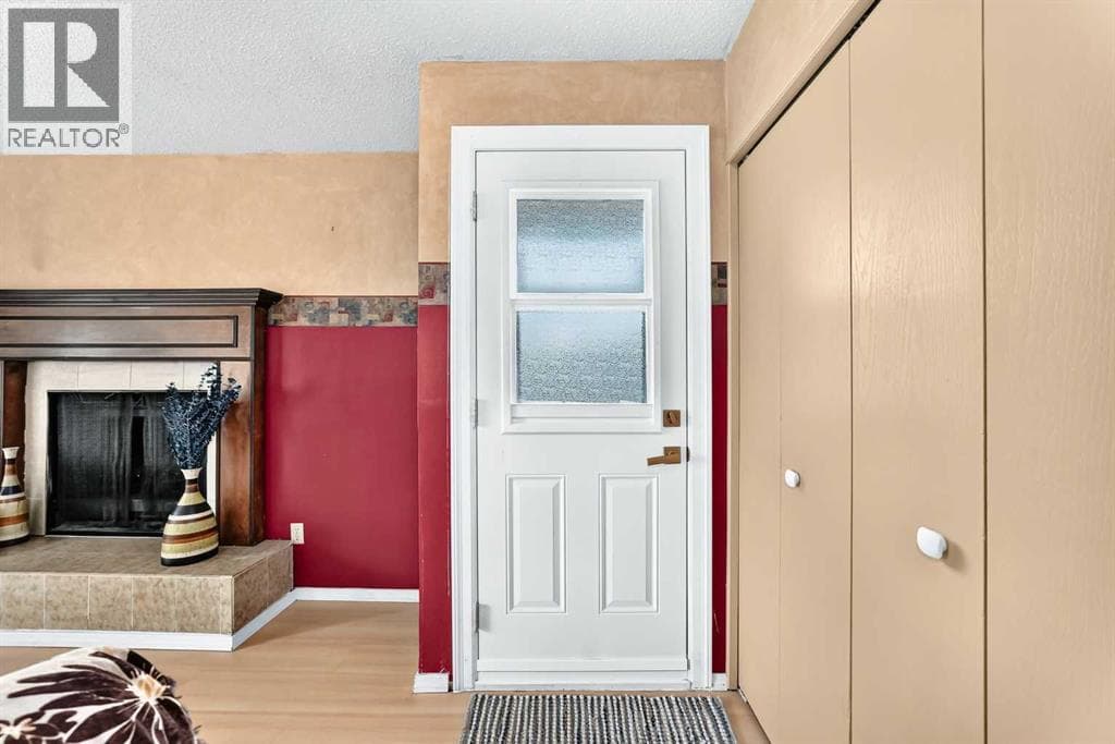 1404 Marlyn Way NE — photo 5