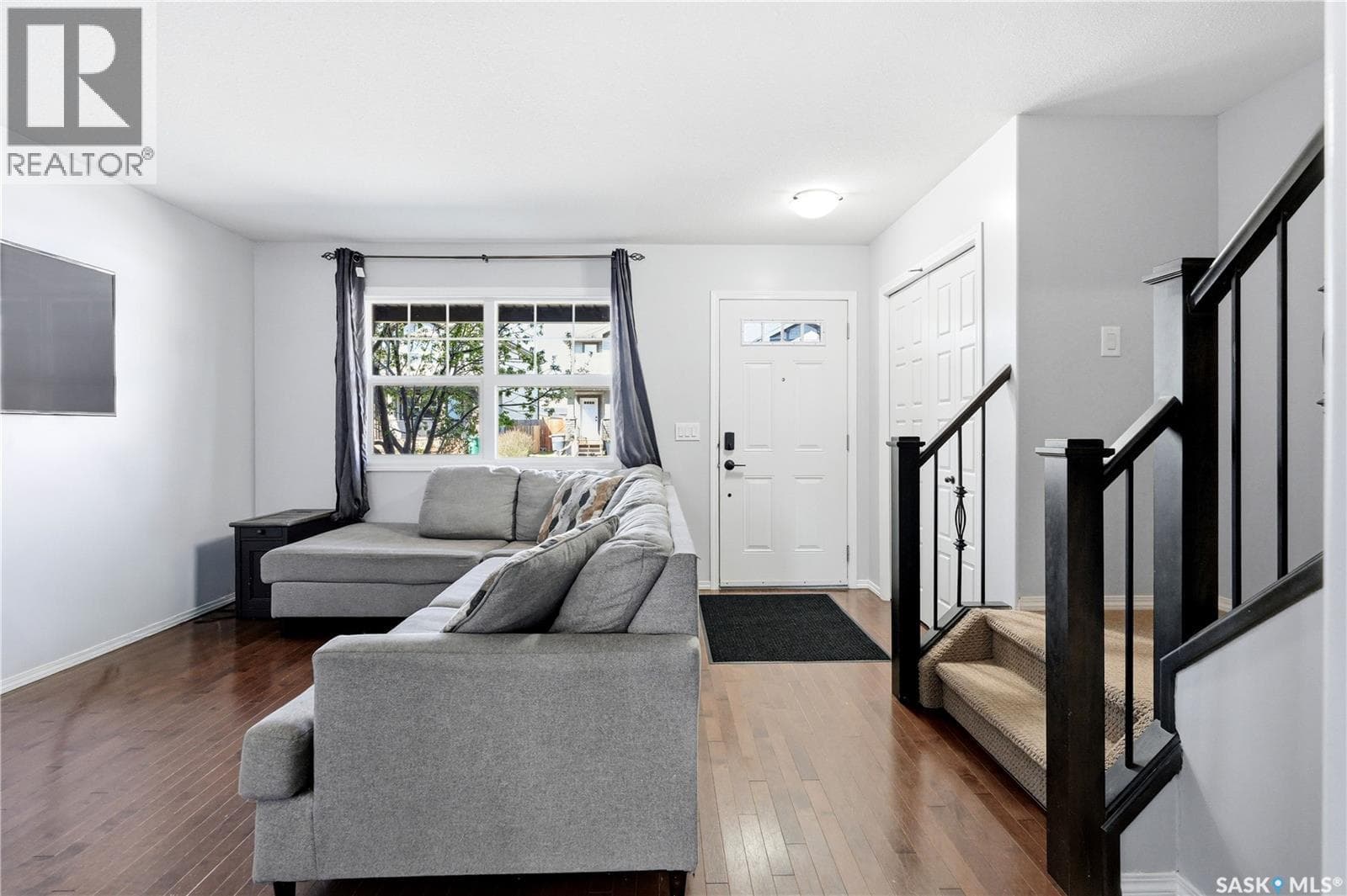 224 Langlois WAY — photo 3