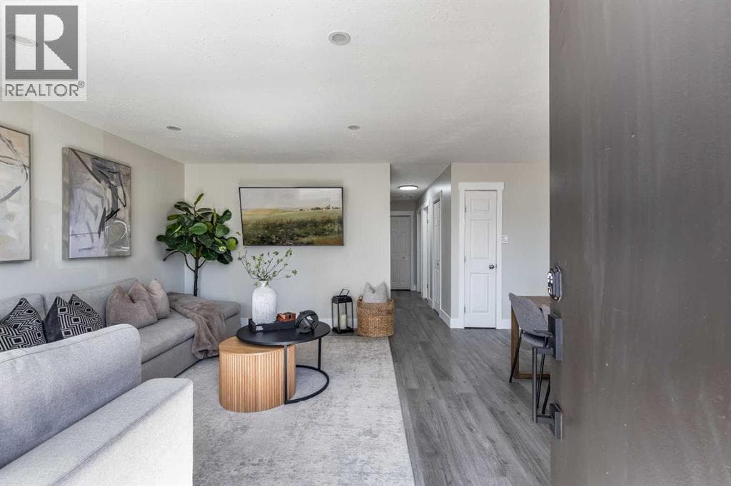 270 Shepherd Crescent SE — photo 5