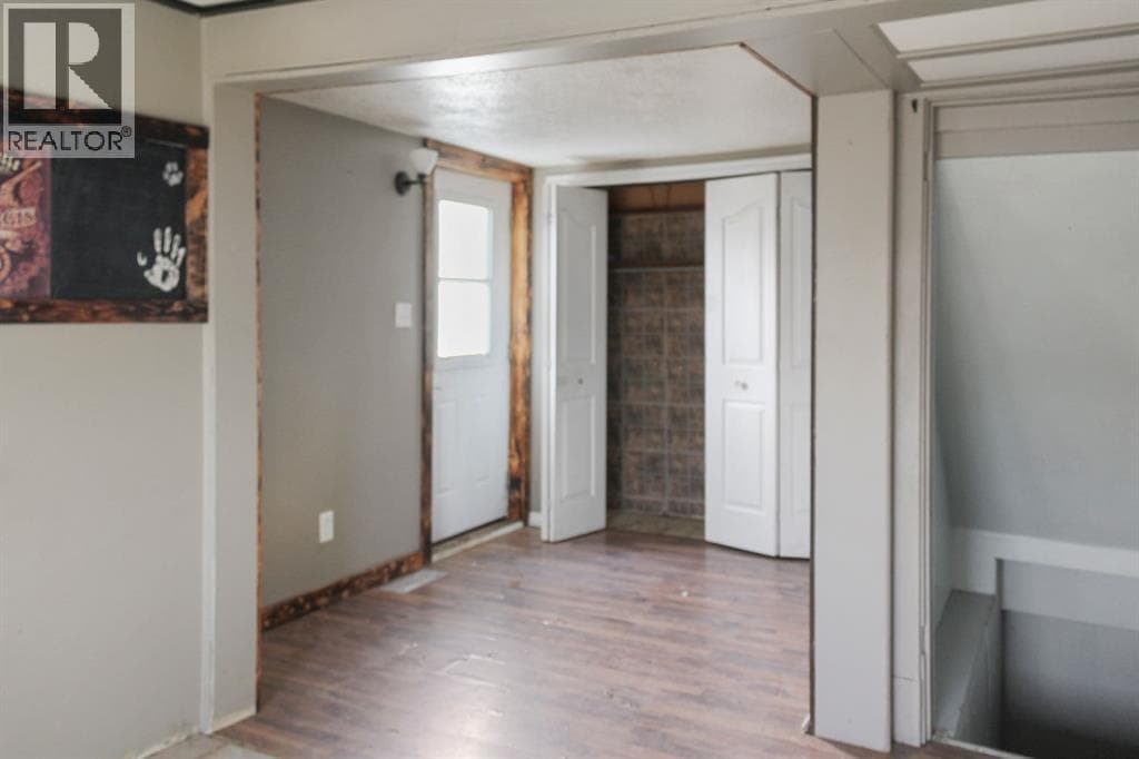 5131 51 Street — photo 5