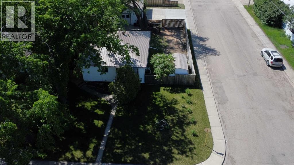 31 Spruce Avenue W — photo 3