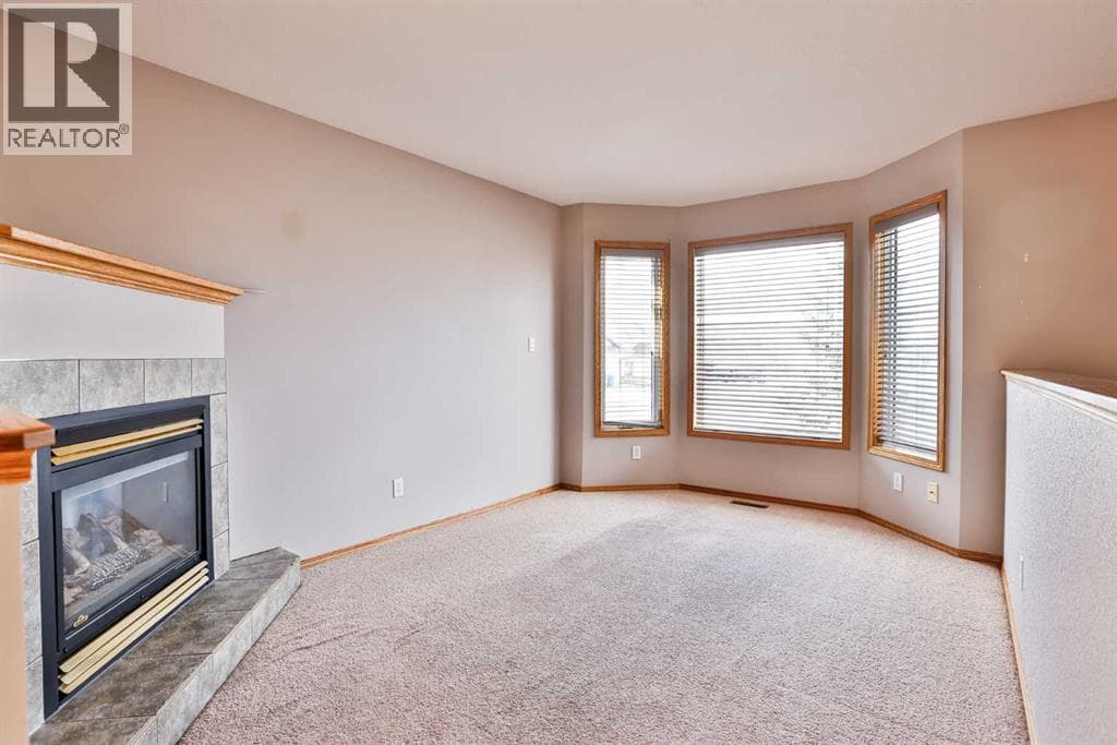 38 St James Crescent N — photo 4