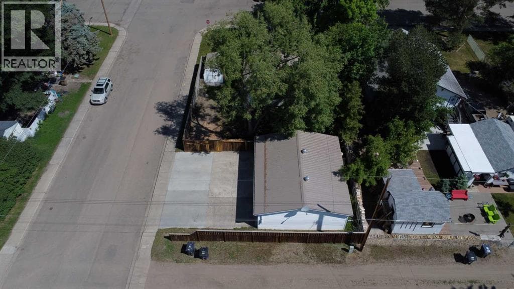 31 Spruce Avenue W — photo 4