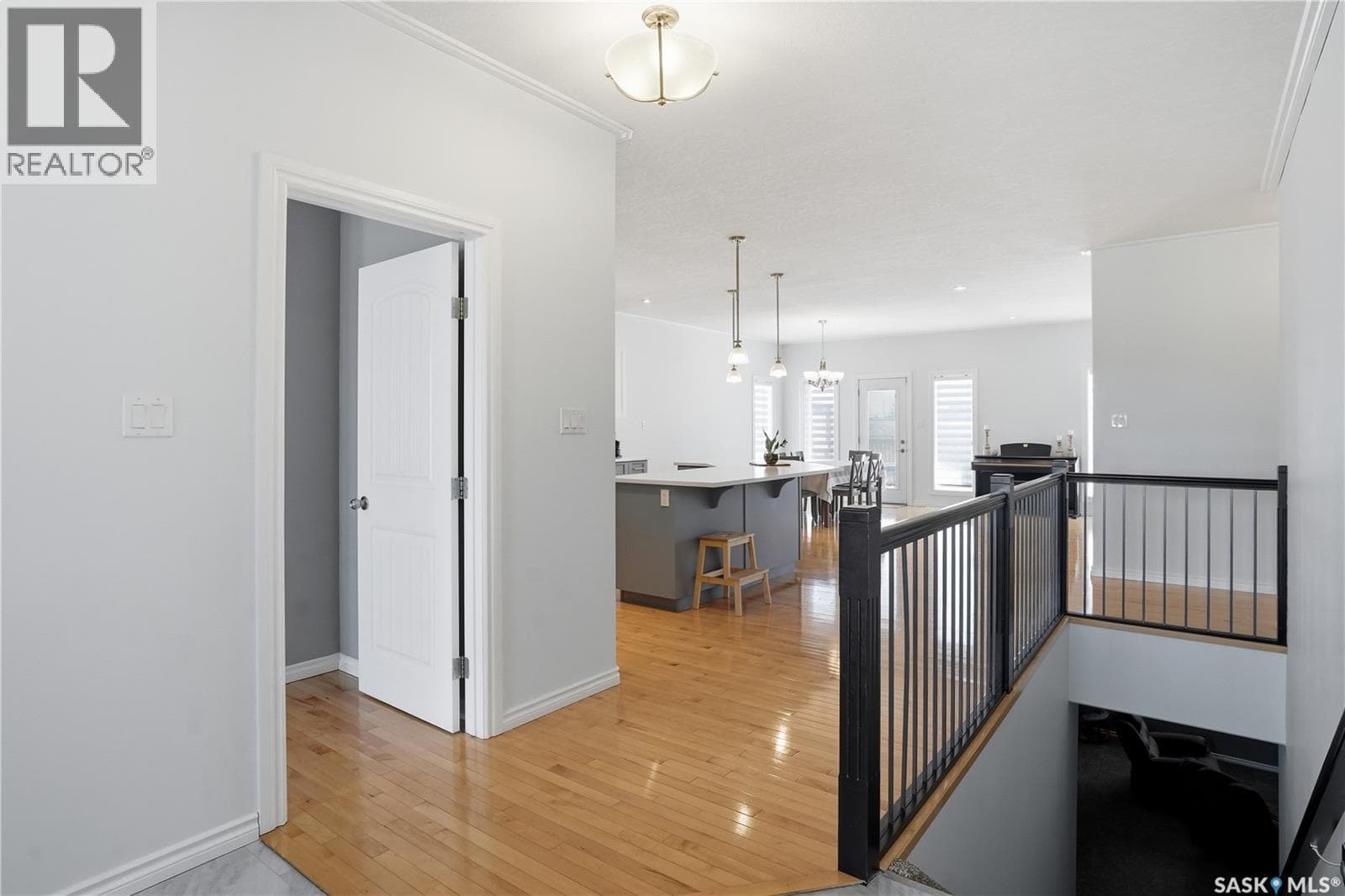 3 Iron Bridge TERRACE — photo 5