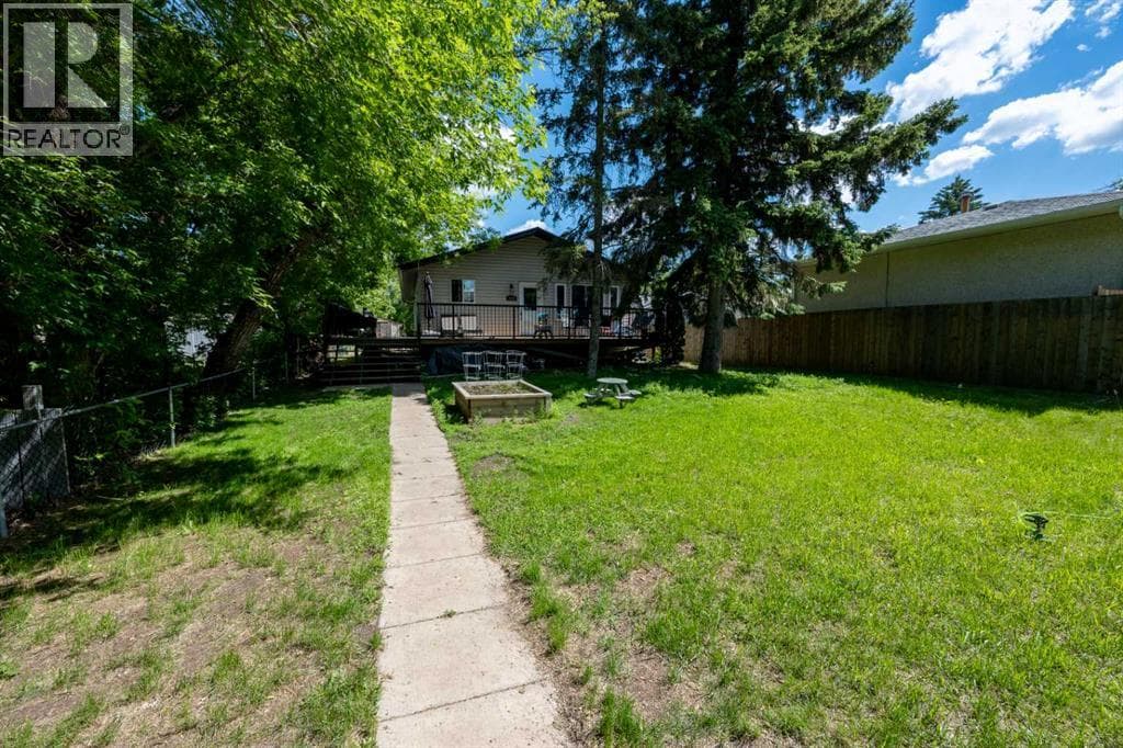 1022 10 Avenue — photo 2