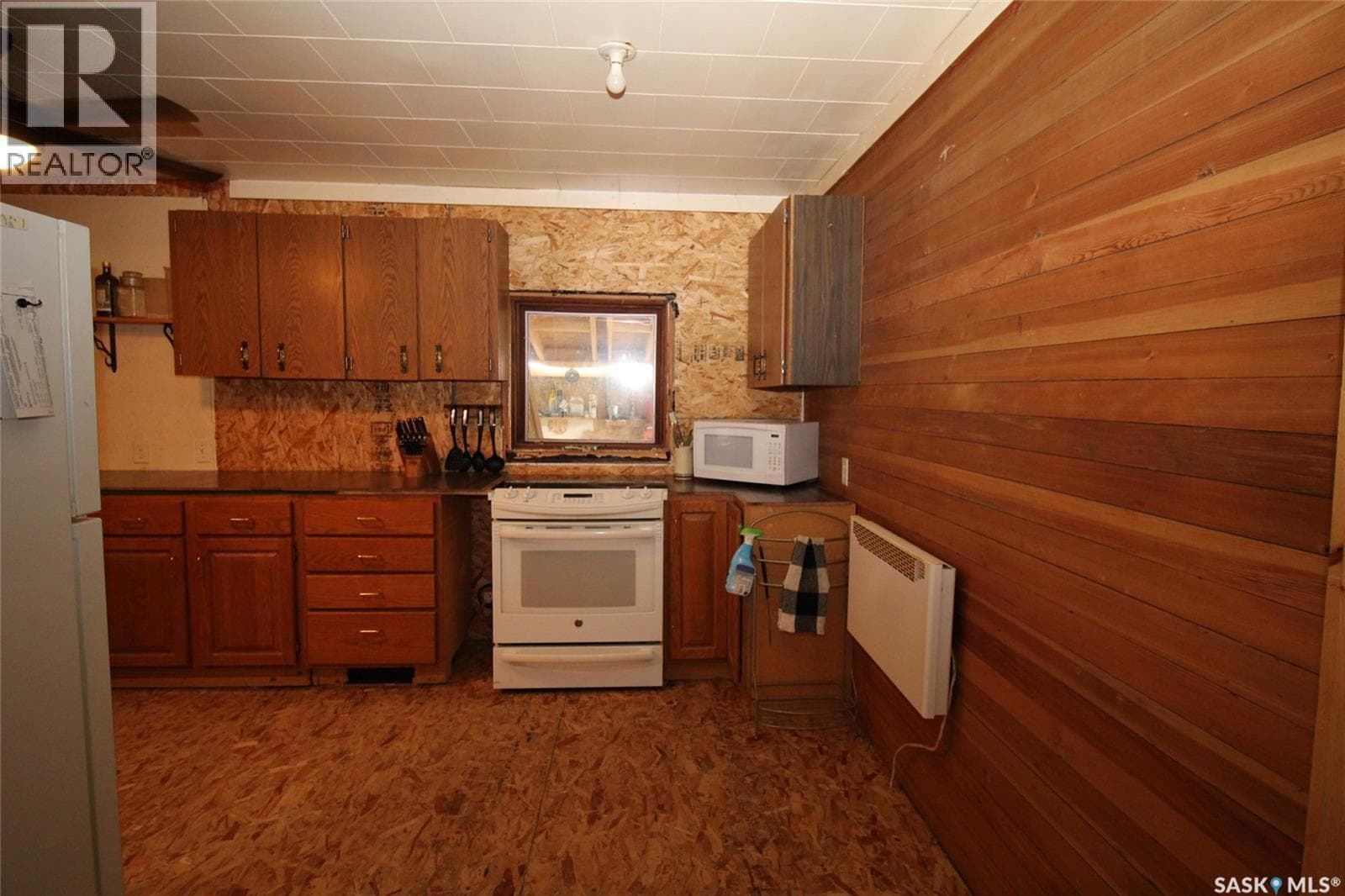 641 Railway AVENUE — photo 2