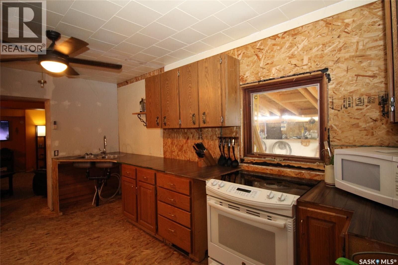 641 Railway AVENUE — photo 3
