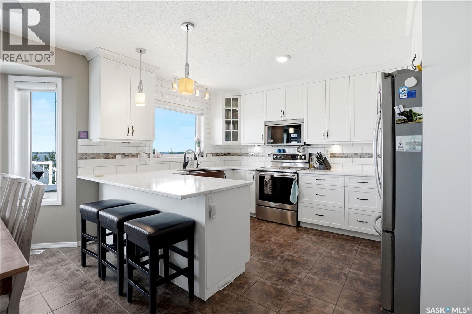 380 Carter CRESCENT — photo 5