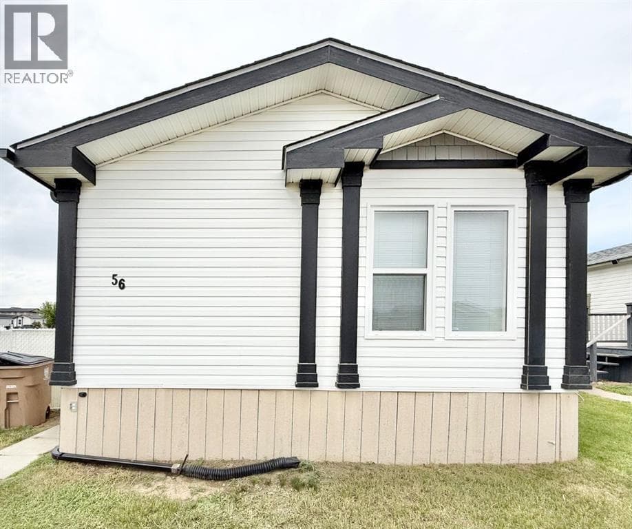 56 Meadowplace Crescent E — photo 2