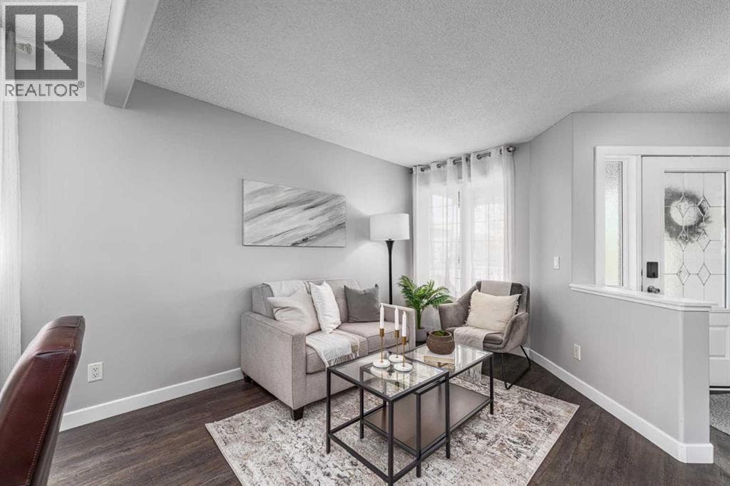 724 Luxstone Landing SW — photo 4