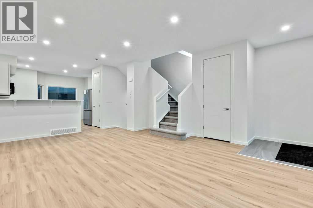 407 Strathcona Circle — photo 5