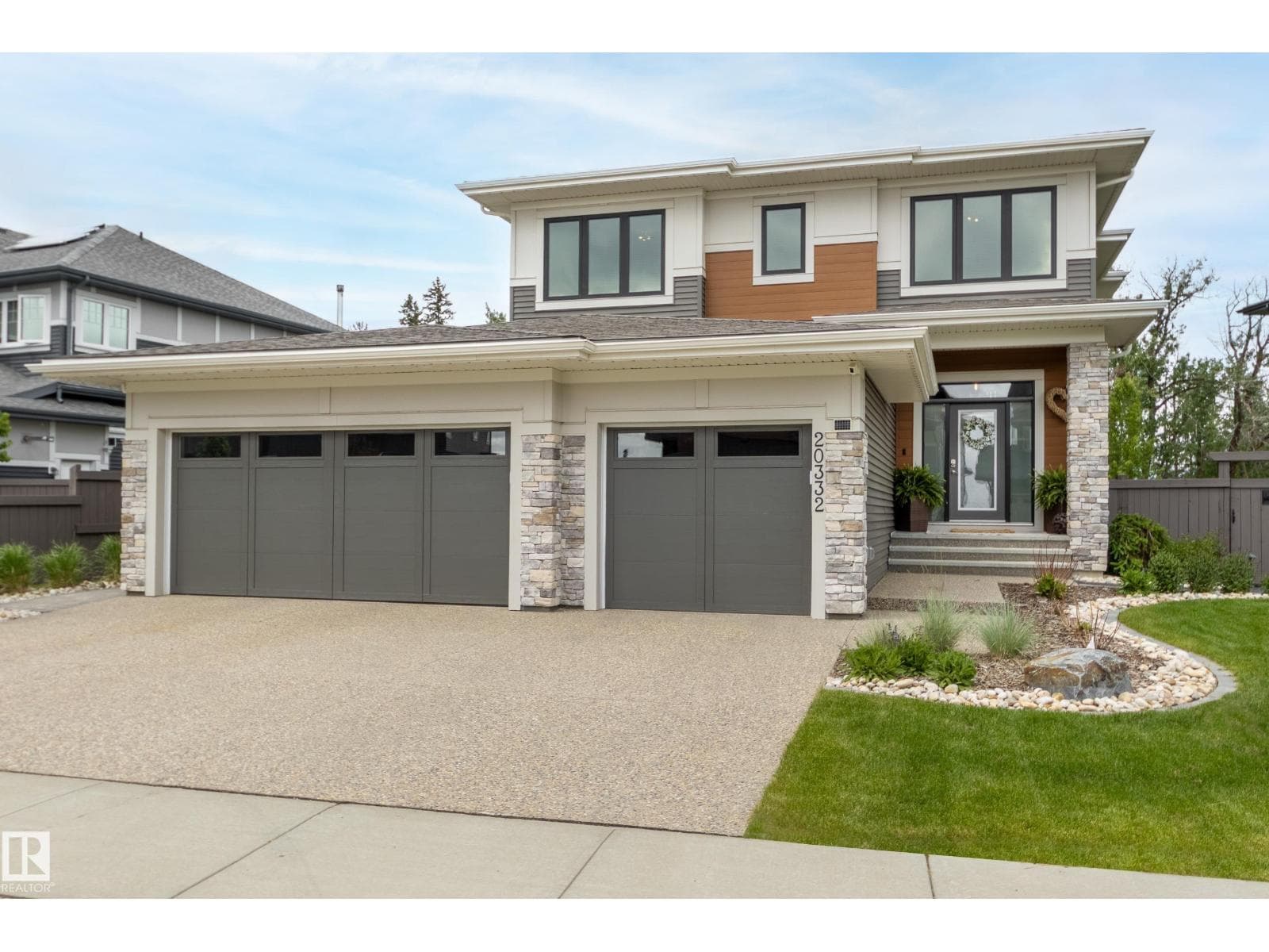 20332 29 AV NW — photo 2