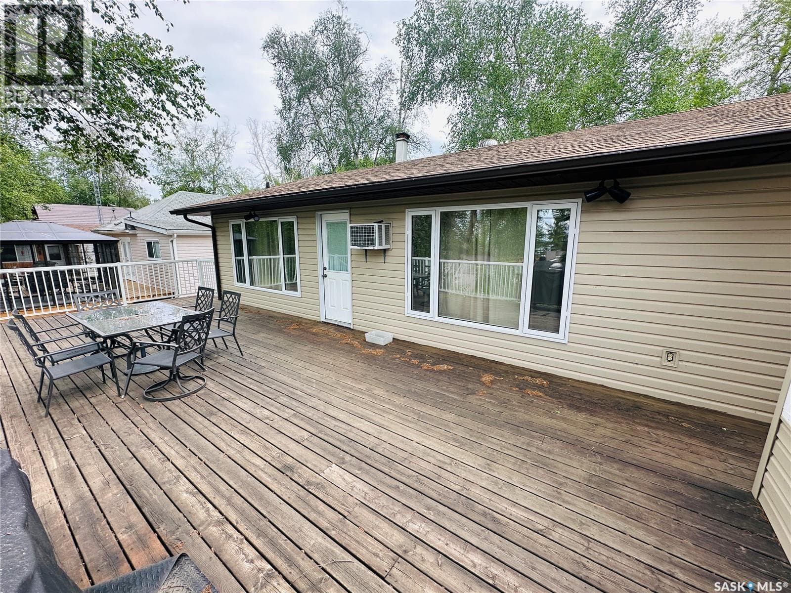 304 Pine DRIVE — photo 2