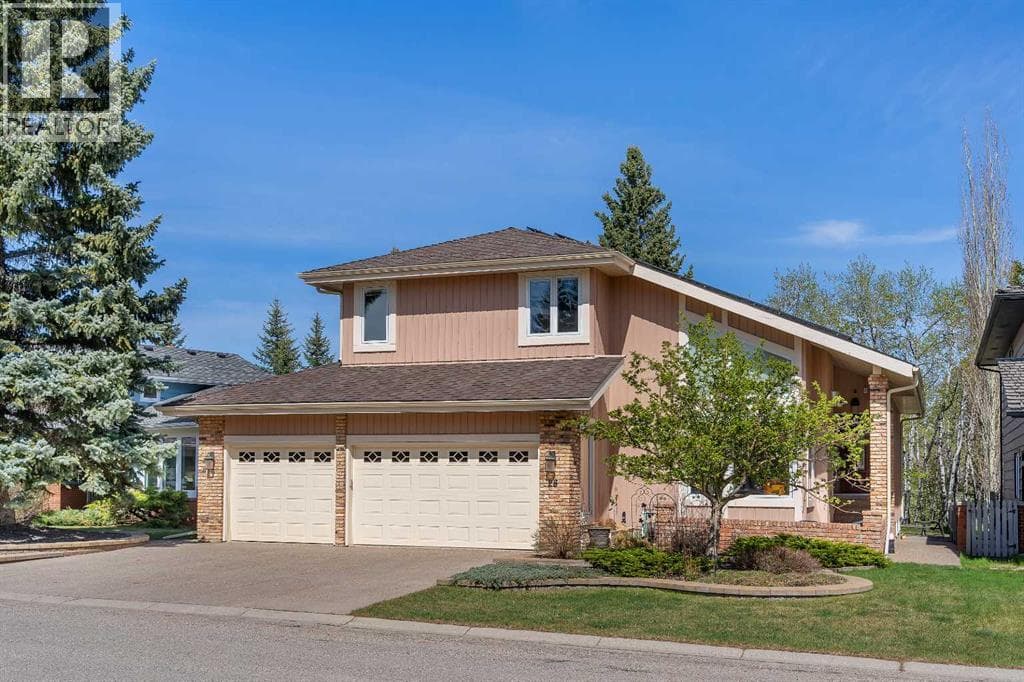 28 Woodacres Way SW — photo 2