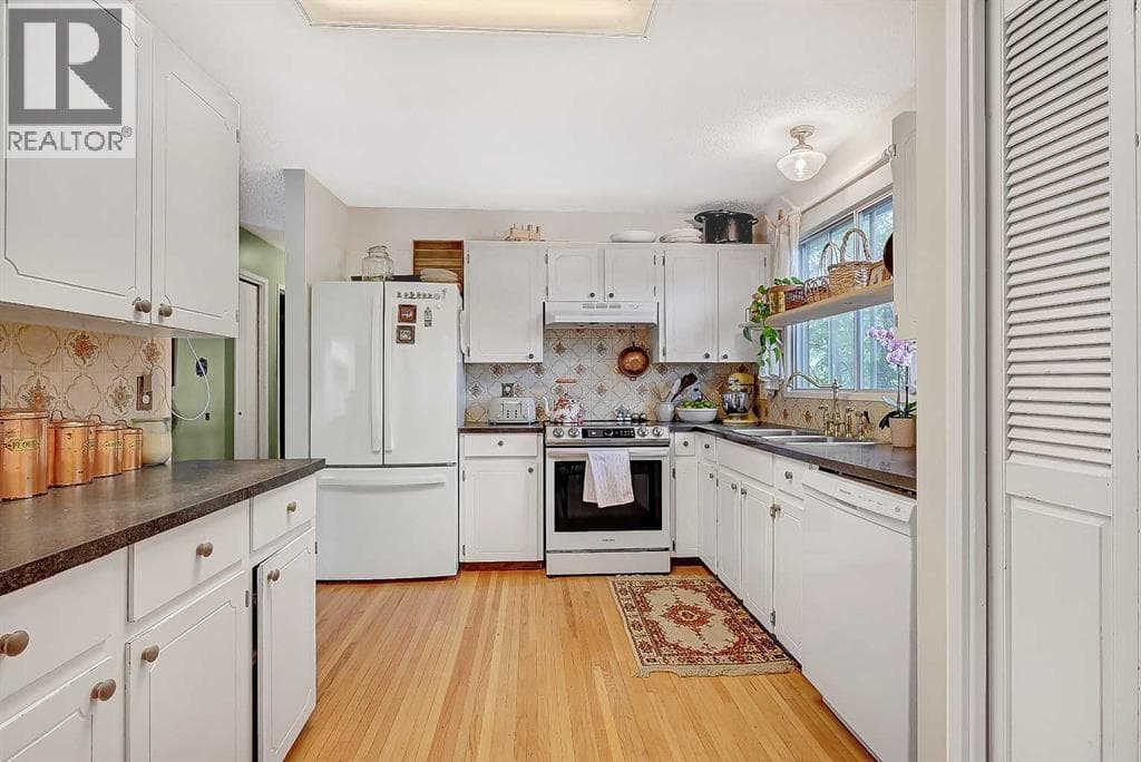 12136 94a street — photo 2