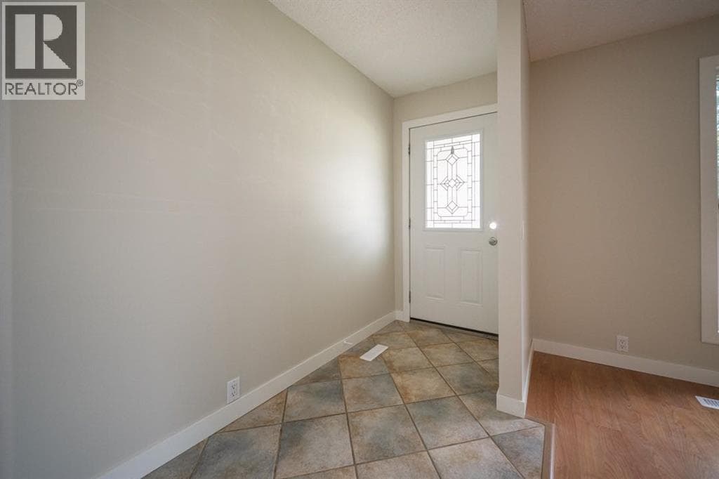 181 Windsor Drive — photo 3