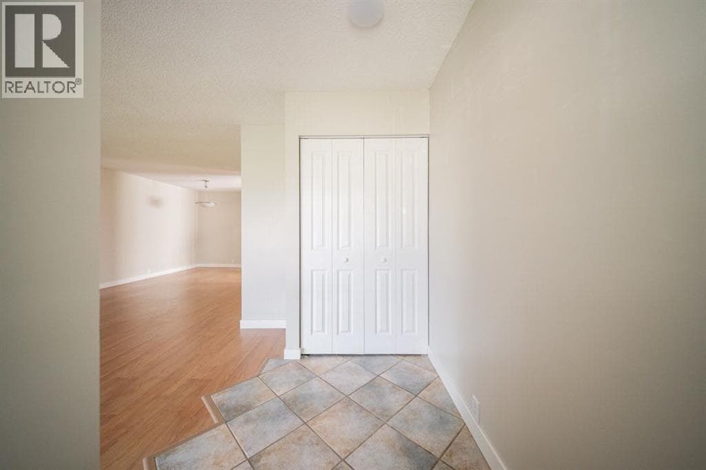 181 Windsor Drive — photo 4