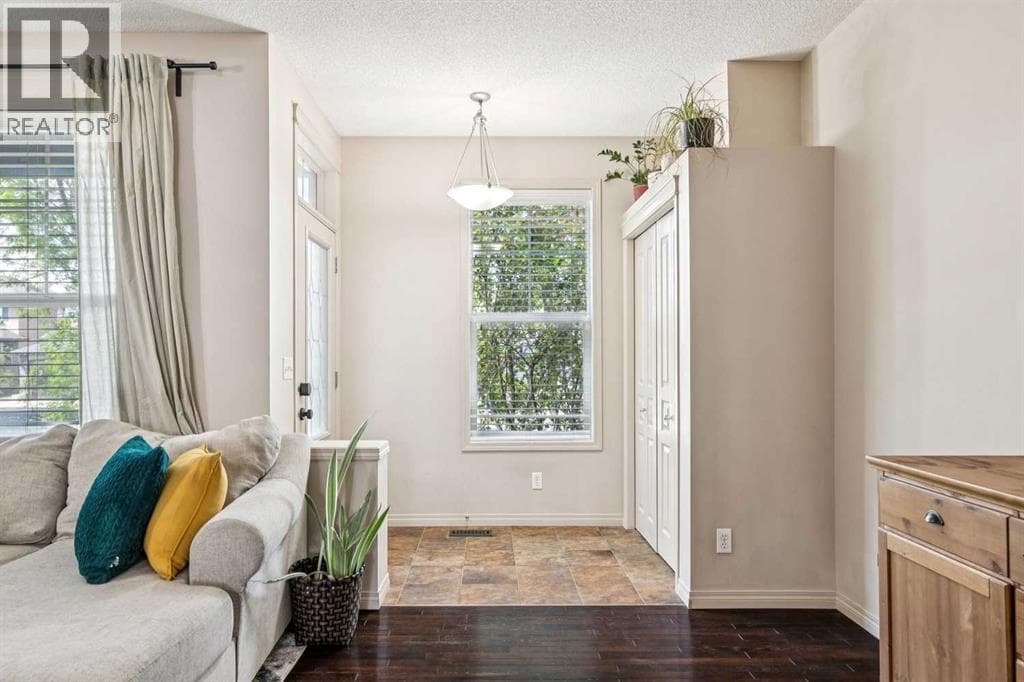 1807 New Brighton Drive SE — photo 2