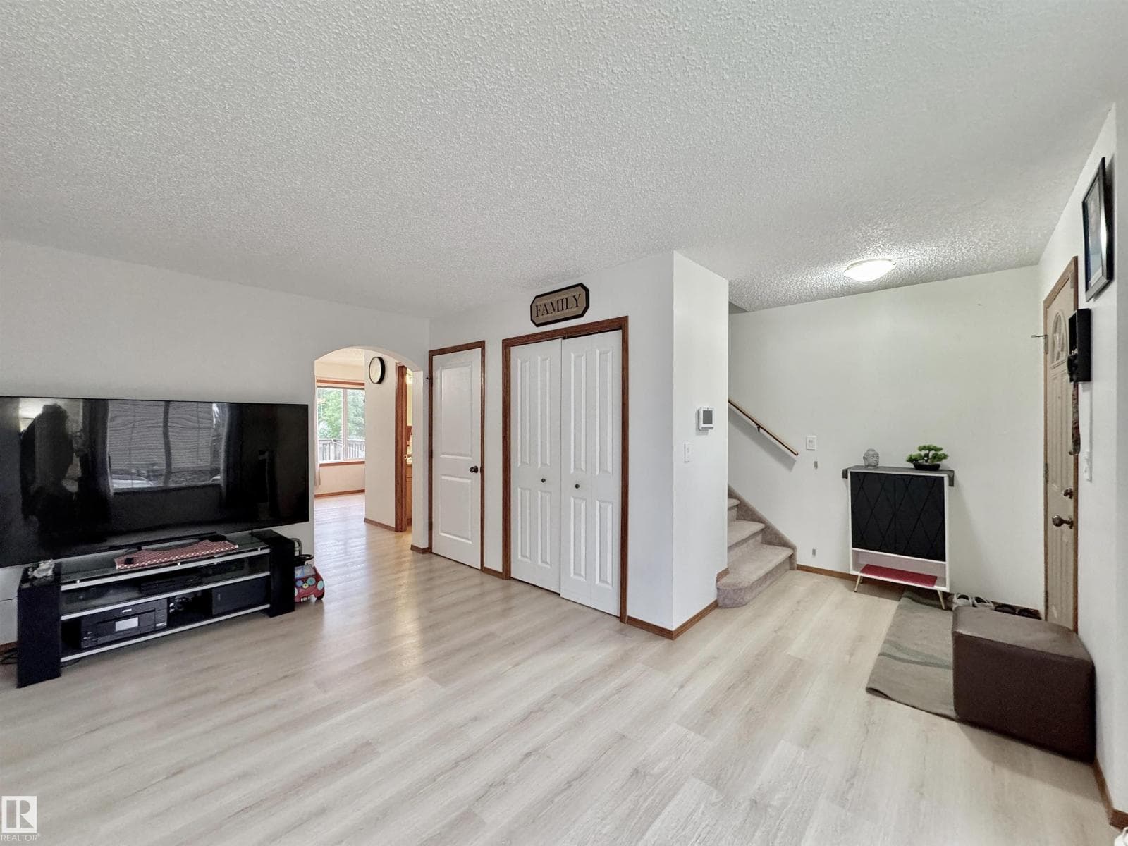 4 320 SPRUCE RIDGE RD — photo 3