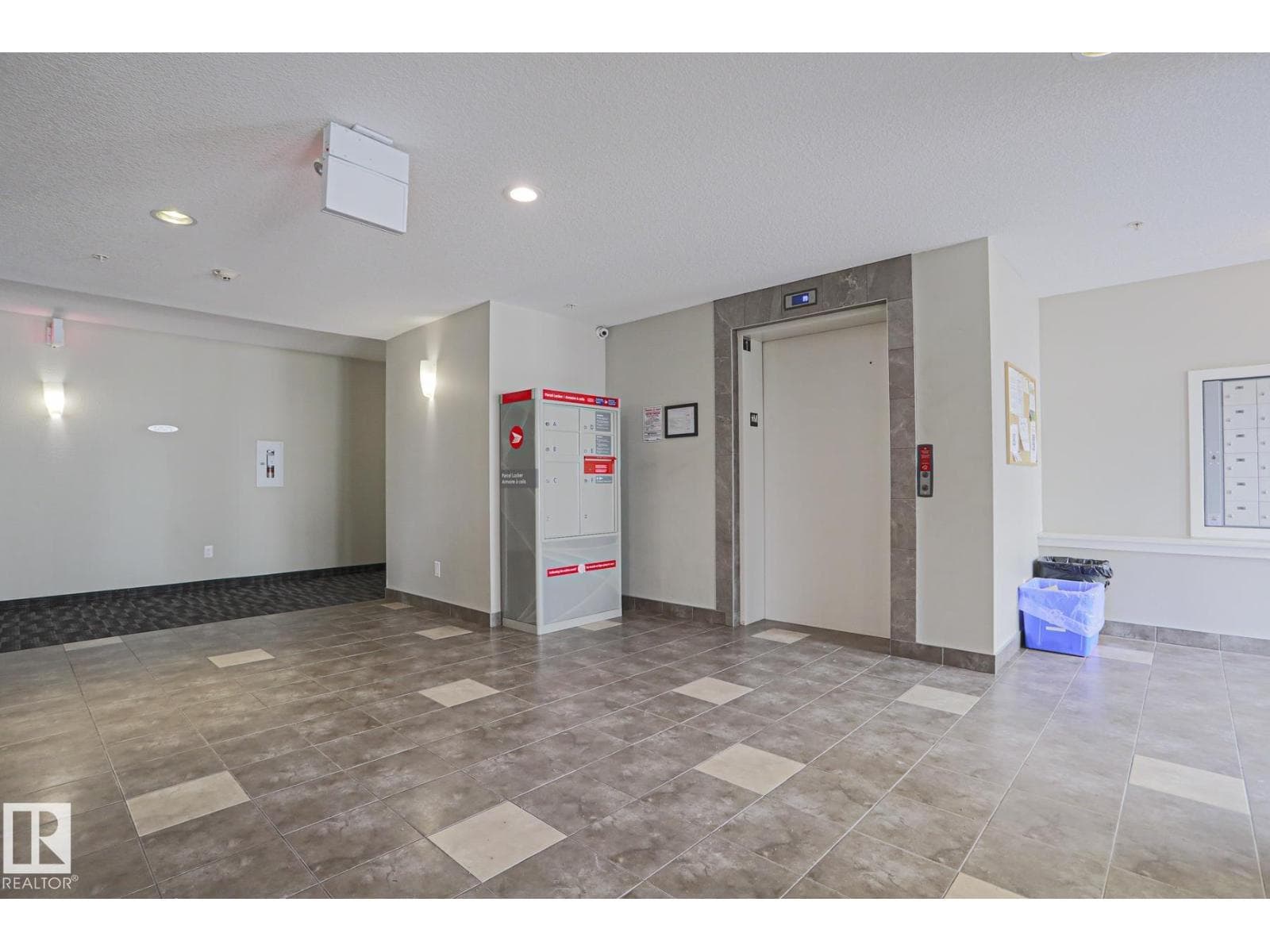 #411 3353 16A AV NW — photo 2
