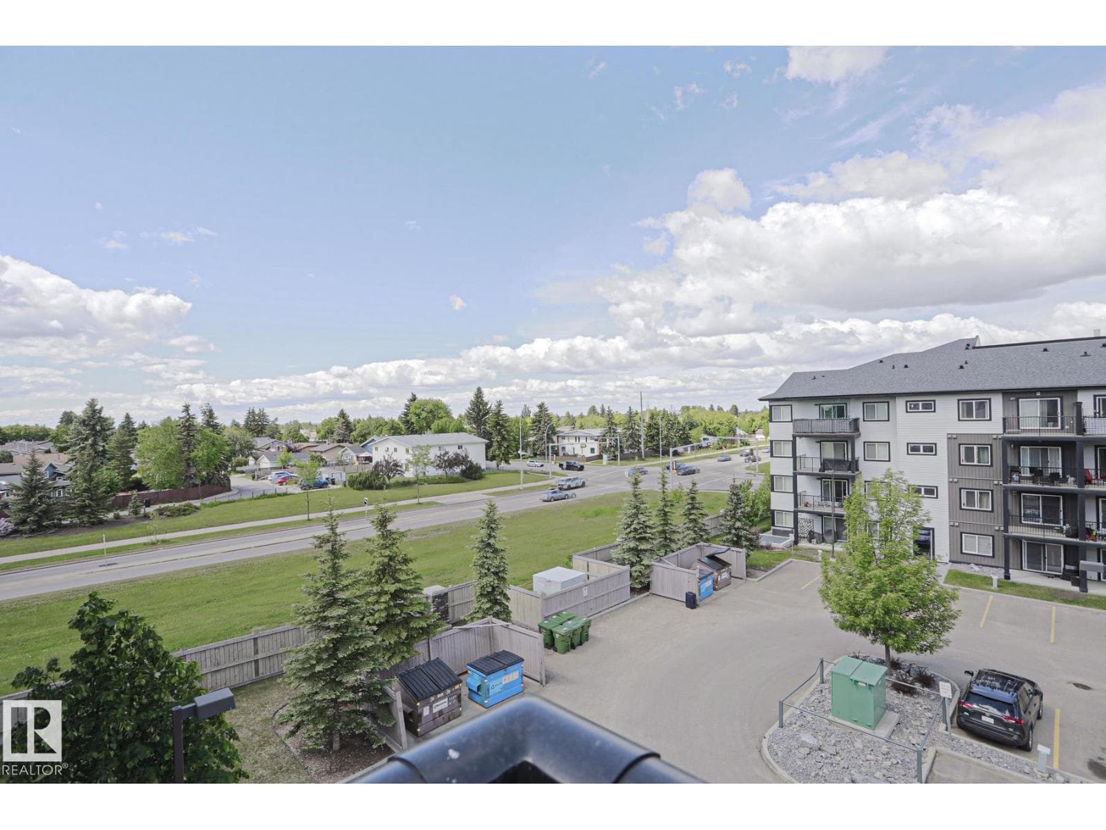 #411 3353 16A AV NW — photo 4