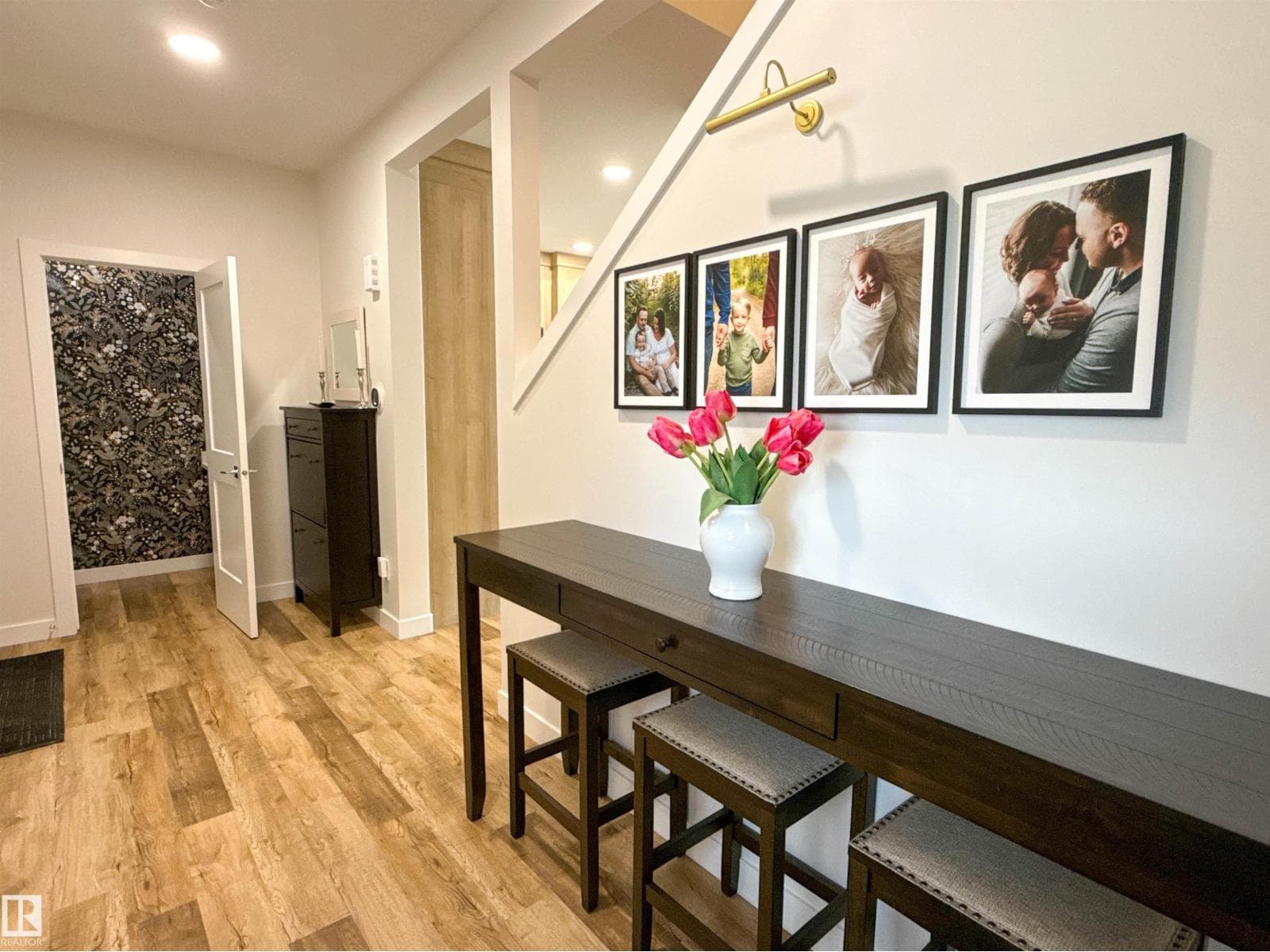 73 WYATT — photo 2