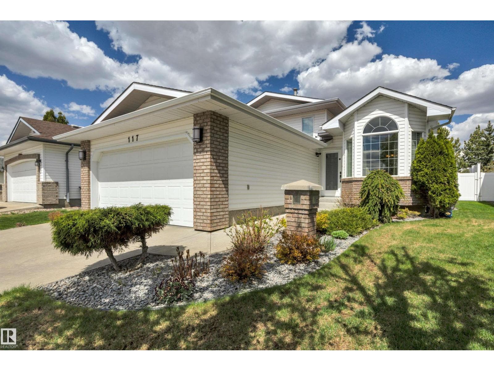 117 HOLLICK-KENYON WY NW — photo 3
