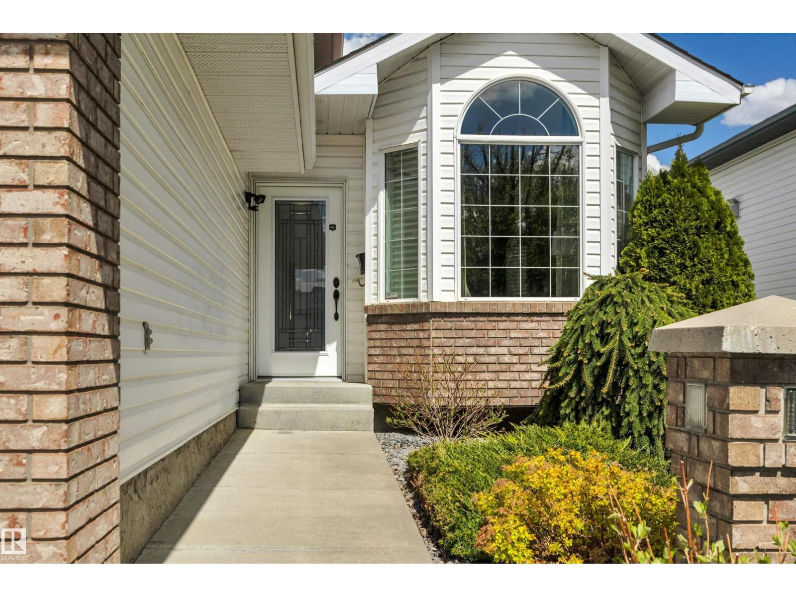 117 HOLLICK-KENYON WY NW — photo 4