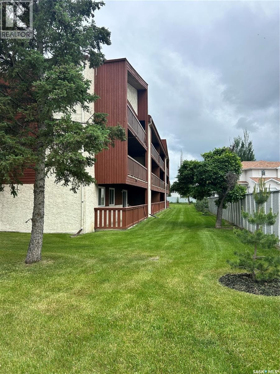 417 1580 Olive Diefenbaker DRIVE — photo 3