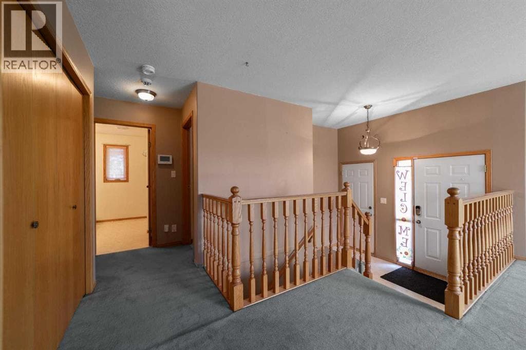 5403 64 Street — photo 4